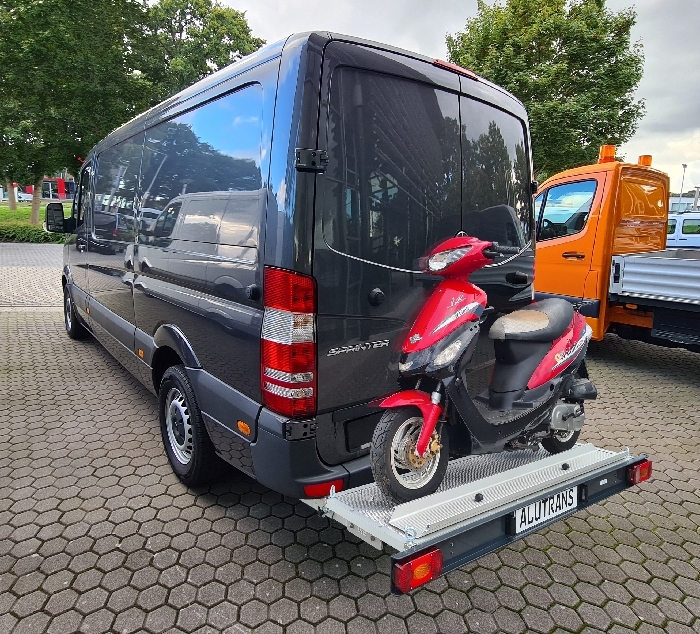 ALUTRANS KALUX 1 Roller/ Motorradträger, 200kg spez. für Mercedes Sprinter 3er Bj. 2006-2018 mit AHK, m. Trittbrett, max. Fzg Länge 5,93m